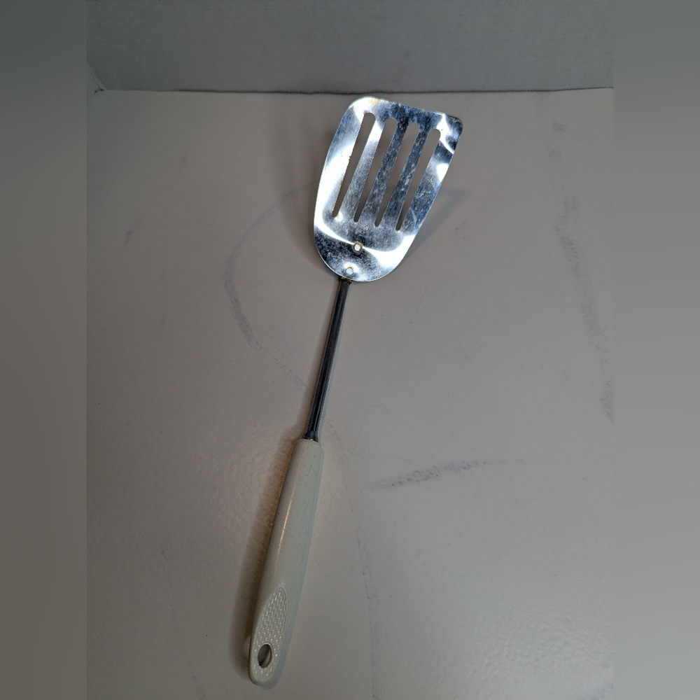 Ekco Slotted Angled Vtg Spatula Chromium Plated - Plastic White Handle 13” Long